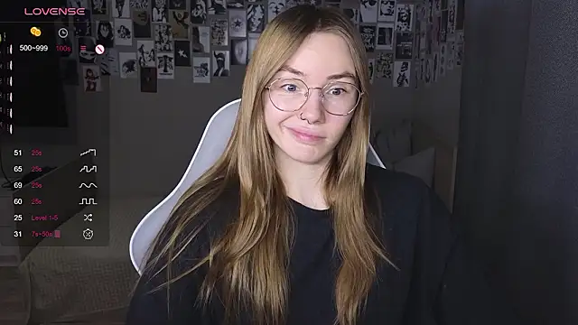 littlevildevil online show from March 28, 10:37 am