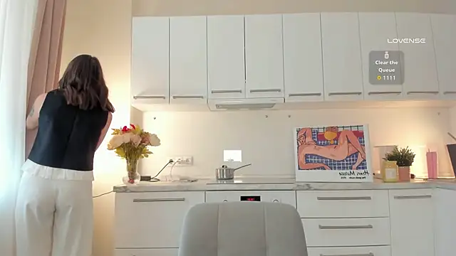 Oh My Dianee online show from September 11, 7:19 am