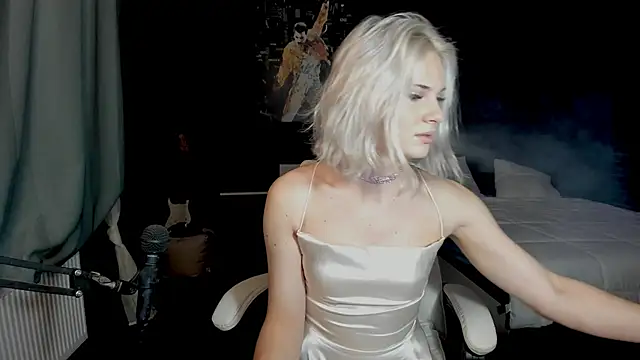 Snapshot of Milena_marshmalows chatting on December 8, 6:39 pm Milena marshmalows online show from December 8, 6:39 pm