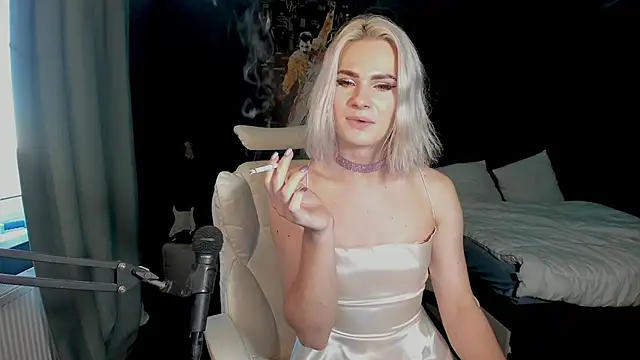 Snapshot of Milena_marshmalows chatting on December 13, 7:47 am Milena marshmalows online show from December 13, 7:47 am