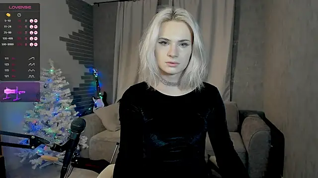 Snapshot of Milena_marshmalows chatting on December 21, 8:10 pm Milena marshmalows online show from December 21, 8:10 pm