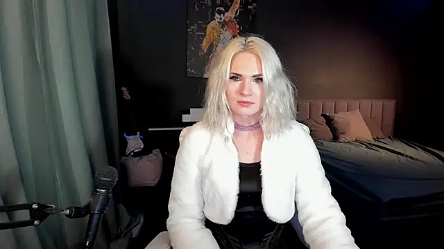 Snapshot of Milena_marshmalows chatting on February 16, 8:10 am Milena marshmalows online show from February 16, 8:10 am