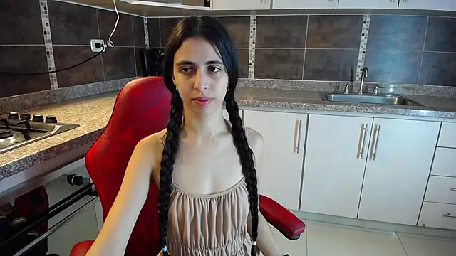 Snapshot of anna_alvarez chatting on February 15, 11:06 am anna alvarez online show from February 15, 11:06 am