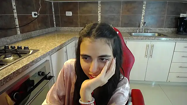 Snapshot of anna_alvarez chatting on March 20, 1:59 pm anna alvarez online show from March 20, 1:59 pm