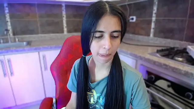 Snapshot of anna_alvarez chatting on September 21, 11:56 am anna alvarez online show from September 21, 11:56 am