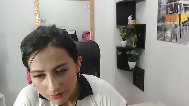 EmilyyEvans  online show from January 10, 3:16 pm