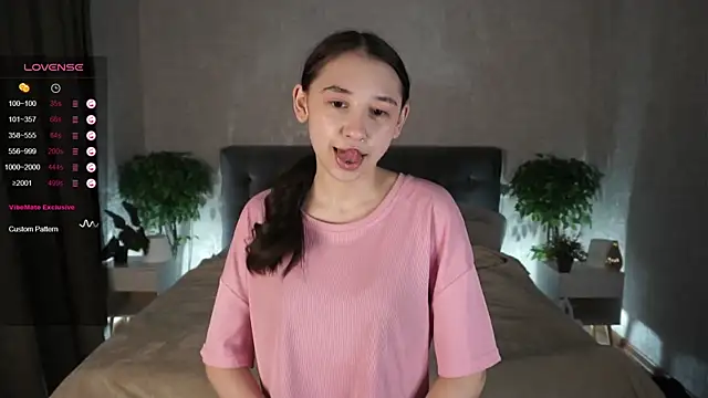 AislyEmbury online show from February 17, 1:25 am