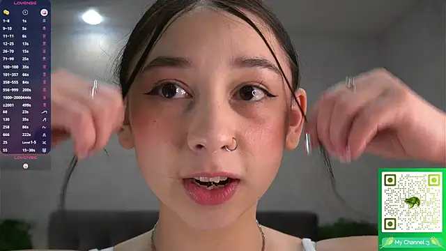 AislyEmbury online show from December 23, 5:05 am