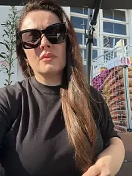 Sophie Eaton online show from April 9, 6:35 pm