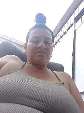 Snapshot of lupita_2023 chatting on December 26, 10:09 pm lupita 2023 online show from December 26, 10:09 pm