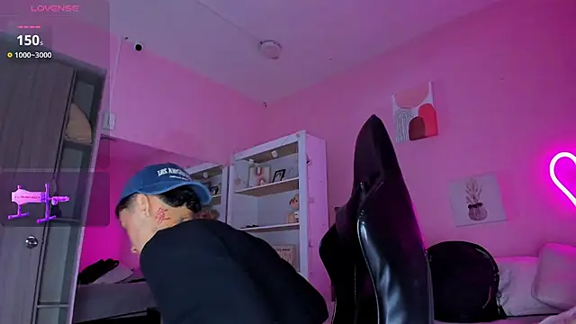 Ian Castillo  online show from September 16, 11:22 am