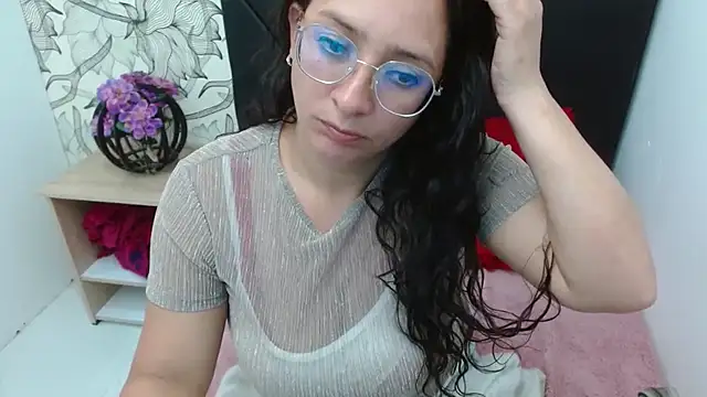 sarax ximena online show from April 11, 7:45 am