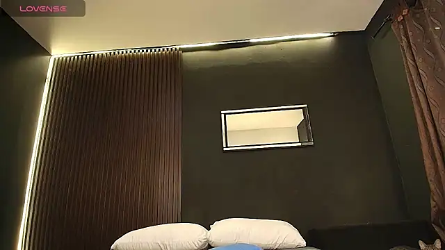 Snapshot of Aaron_Jassell1 chatting on March 5, 11:27 pm Aaron Jassell1 online show from March 5, 11:27 pm