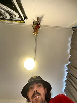 wolfwhite95 online show from November 22, 1:21 pm