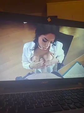 wolfwhite95 online show from February 12, 1:11 am