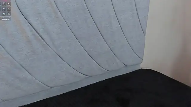 aprildreams19 online show from January 15, 10:46 pm