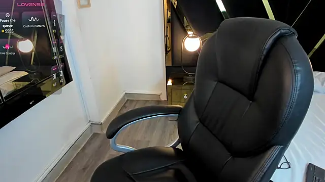 ninfomaria  online show from December 23, 10:33 pm