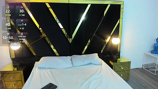 ninfomaria  online show from March 17, 9:45 pm