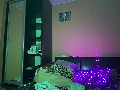 saint cat25 online show from March 2, 5:25 pm