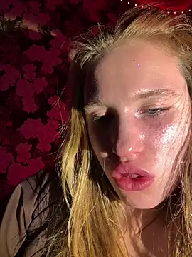 saint cat25 online show from April 2, 9:01 pm