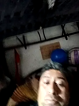 Snapshot of rayhot69 chatting on December 13, 4:38 pm rayhot69 online show from December 13, 4:38 pm