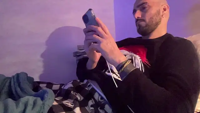 Snapshot of alessandromori91 chatting on January 6, 1:20 am alessandromori91 online show from January 6, 1:20 am