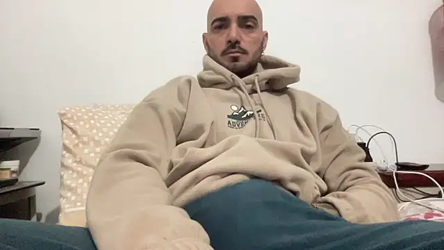 Snapshot of alessandromori91 chatting on January 9, 8:54 pm alessandromori91 online show from January 9, 8:54 pm