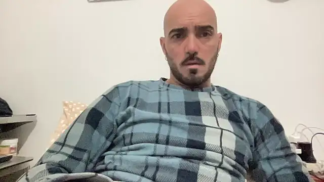 Snapshot of alessandromori91 chatting on January 14, 9:09 pm alessandromori91 online show from January 14, 9:09 pm