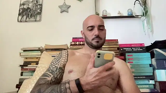 Snapshot of alessandromori91 chatting on June 19, 8:07 am alessandromori91 online show from June 19, 8:07 am