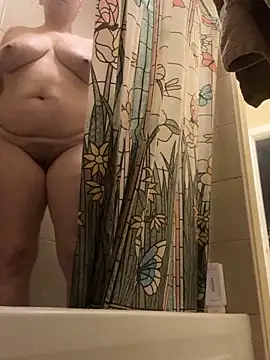Snapshot of Big-Tits-McGee chatting on January 20, 4:23 pm Big-Tits-McGee online show from January 20, 4:23 pm