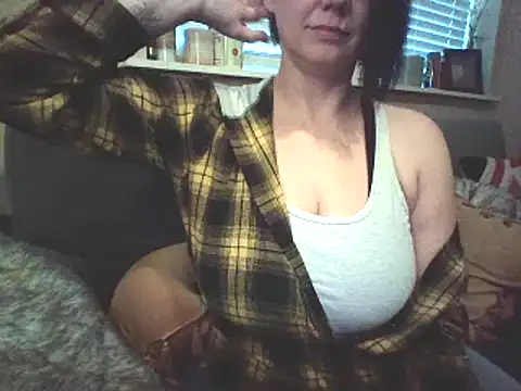Snapshot of Big-Tits-McGee chatting on January 29, 3:37 pm Big-Tits-McGee online show from January 29, 3:37 pm