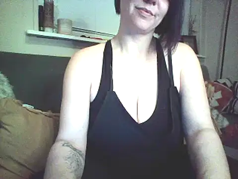 Snapshot of Big-Tits-McGee chatting on January 31, 4:36 am Big-Tits-McGee online show from January 31, 4:36 am