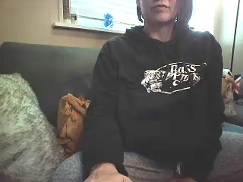 Snapshot of Big-Tits-McGee chatting on February 13, 8:45 pm Big-Tits-McGee online show from February 13, 8:45 pm