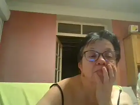 Vandeae44 online show from February 9, 8:24 pm