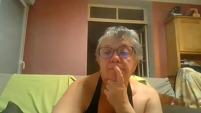 Vandeae44 online show from October 29, 8:54 pm