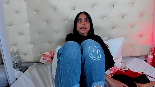 sophie pariss online show from February 16, 7:15 am