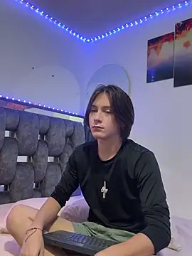 Snapshot of Alex_and_Fabian chatting on January 17, 4:50 am Alex and Fabian online show from January 17, 4:50 am