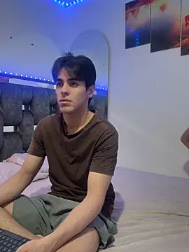 Snapshot of Alex_and_Fabian chatting on February 13, 5:25 am Alex and Fabian online show from February 13, 5:25 am