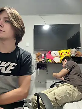 Snapshot of Alex_and_Fabian chatting on February 14, 4:53 am Alex and Fabian online show from February 14, 4:53 am