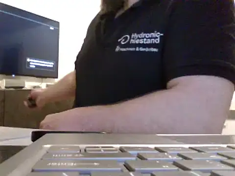 Snapshot of FROL83 chatting on April 29, 6:58 pm FROL83 online show from April 29, 6:58 pm