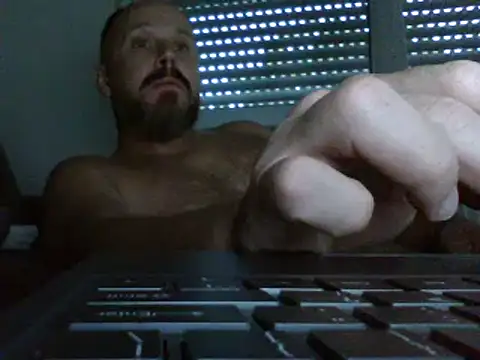 Snapshot of FROL83 chatting on July 19, 6:55 pm FROL83 online show from July 19, 6:55 pm