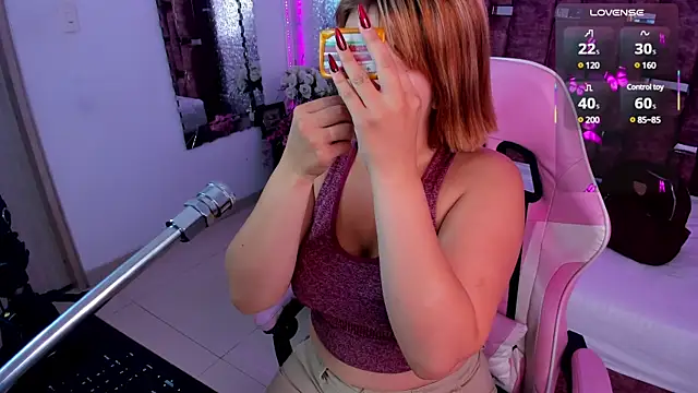 AlessiaDouce online show from February 12, 8:29 pm