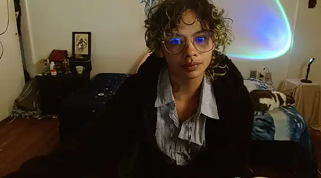 fenixmfx19 online show from March 15, 10:33 pm