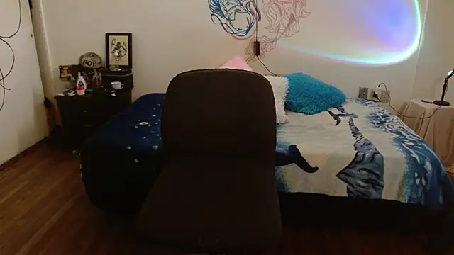 fenixmfx19 online show from March 17, 7:04 pm