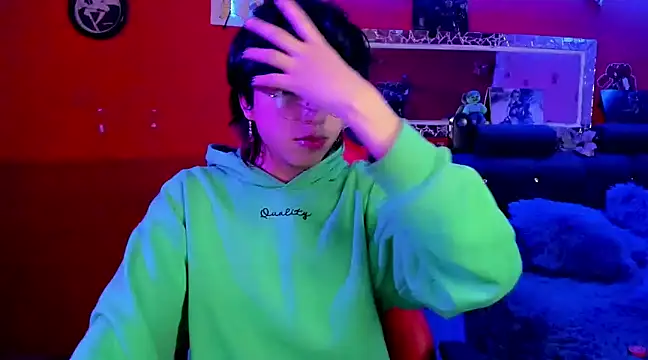 Snapshot of AnggelONfiree chatting on December 12, 7:52 am AnggelONfiree online show from December 12, 7:52 am