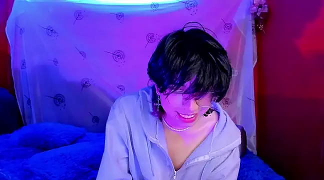 Snapshot of AnggelONfiree chatting on December 28, 7:00 am AnggelONfiree online show from December 28, 7:00 am