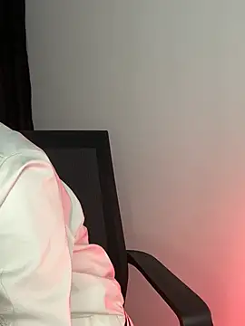 Snapshot of Isa_bel chatting on February 8, 4:03 am Isa bel online show from February 8, 4:03 am