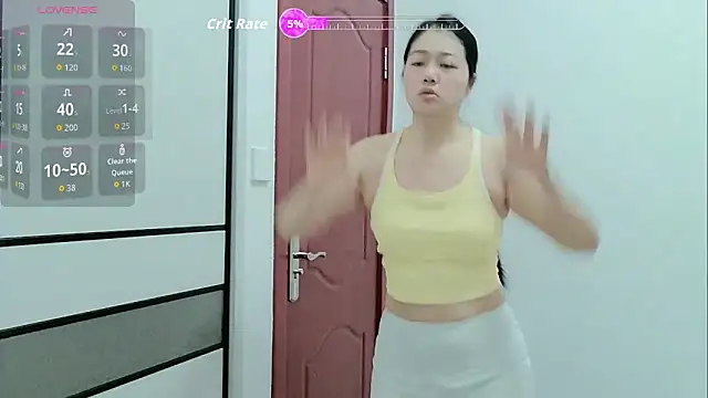 luoxuwen online show from March 26, 9:53 pm