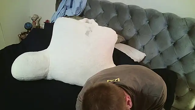 dcrick978 online show from March 23, 12:14 am