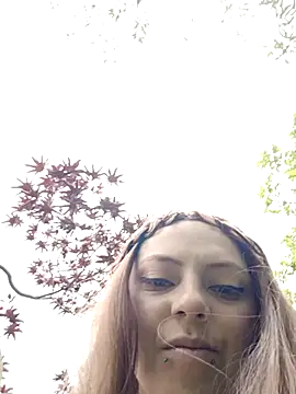 madelaine- online show from March 7, 6:33 pm